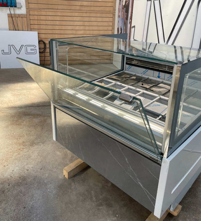 <span class="t-prod">ORION KT24 G6  H1160 R290  Gray</span><div class="t-dim"> DIM: 1130 x 1148 x H 1160 (mm)</div>VETRINA GELATO 12 VASCHETTE * ICE-CREAM DISPLAY CABINET 12 TUBS * VITRINE À GLACES 12 * EISVITRINE 12 EISSCHALEN * VITRINA HELADERÍA 12 CUBETAS
